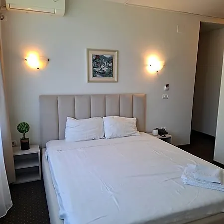Marie Hotel 3*